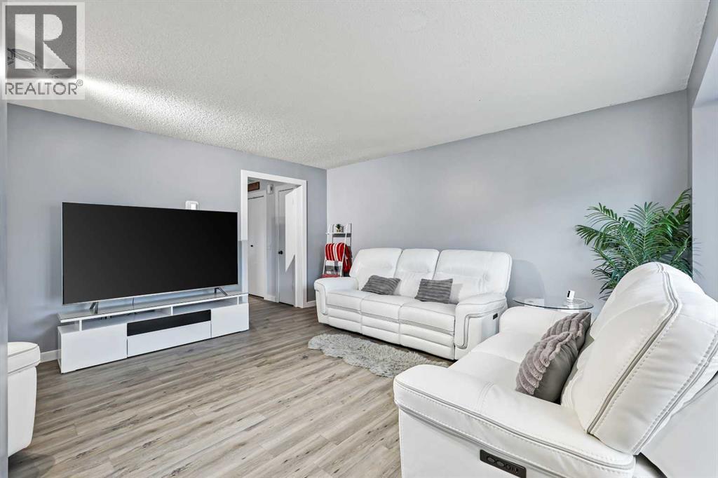 30 River Rock Way SE