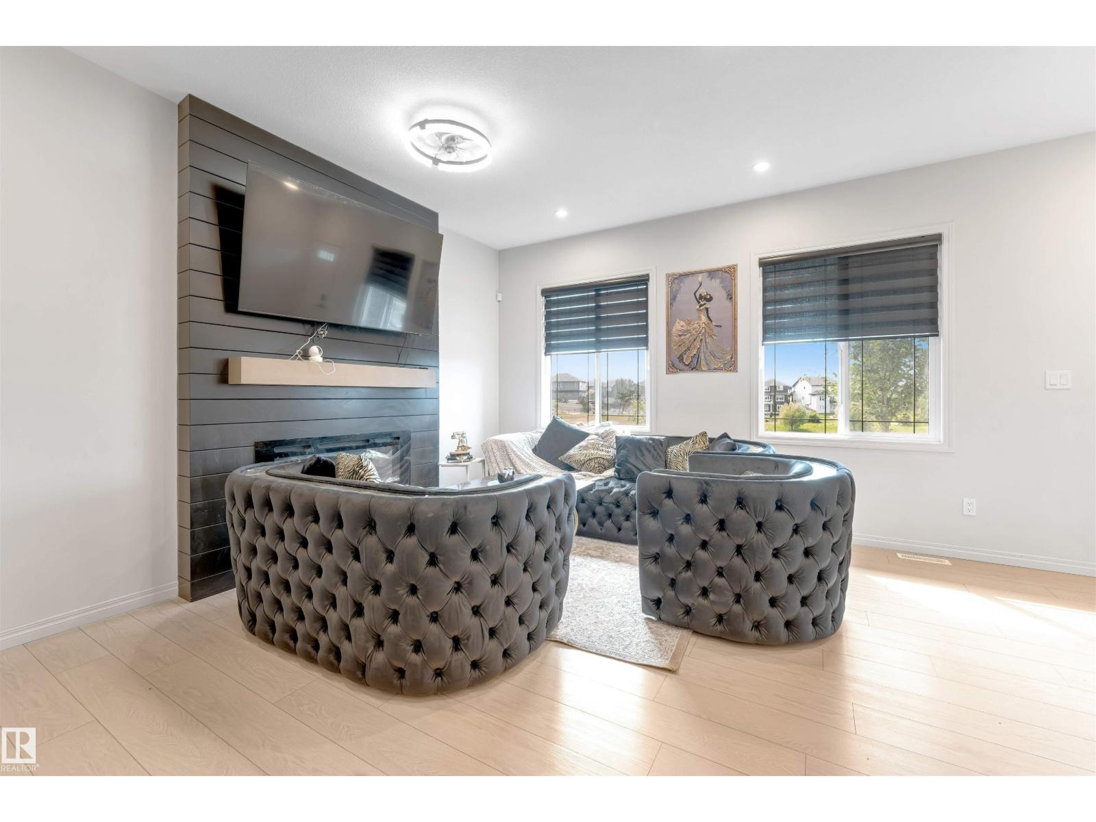 1263 Watt DR SW