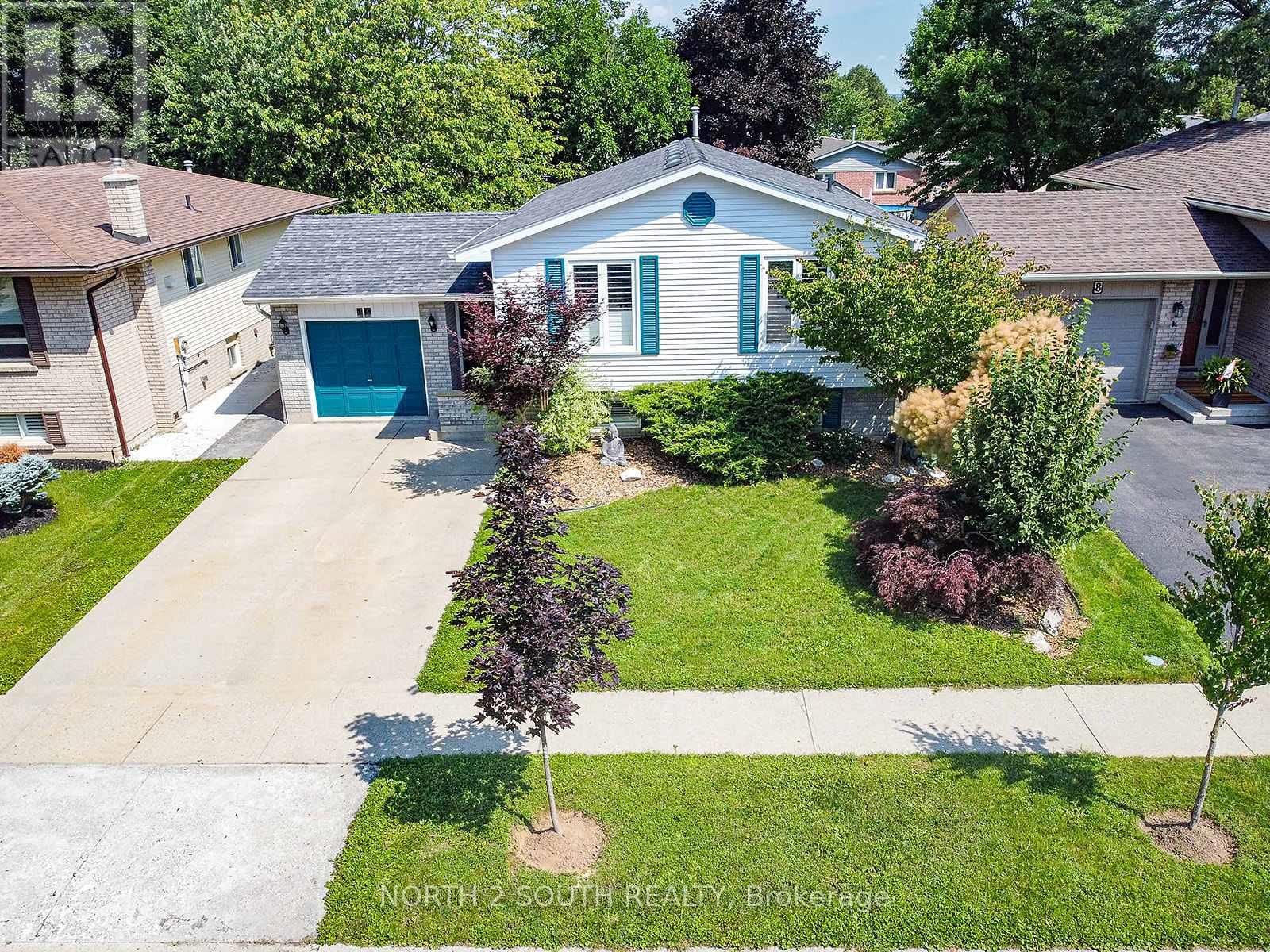 10 LATZER CRESCENT