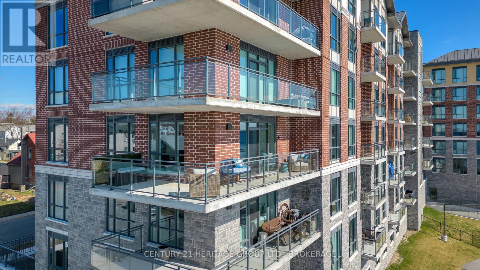 321 - 129B SOUTH STREET
