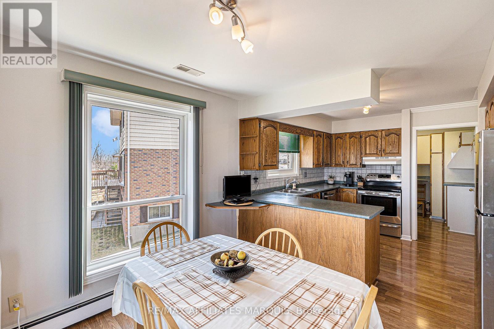 74 COLONEL BY CRESCENT