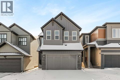819 Livingston View NE Calgary AB T3P2K7