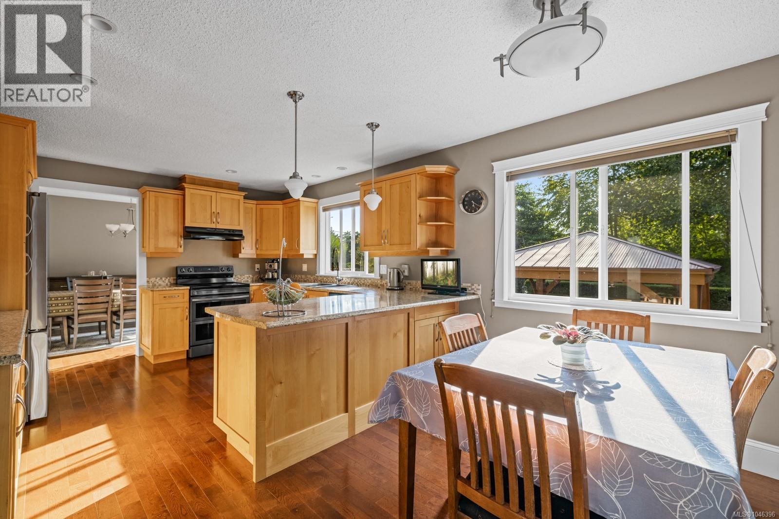 823 Glenhale Cres