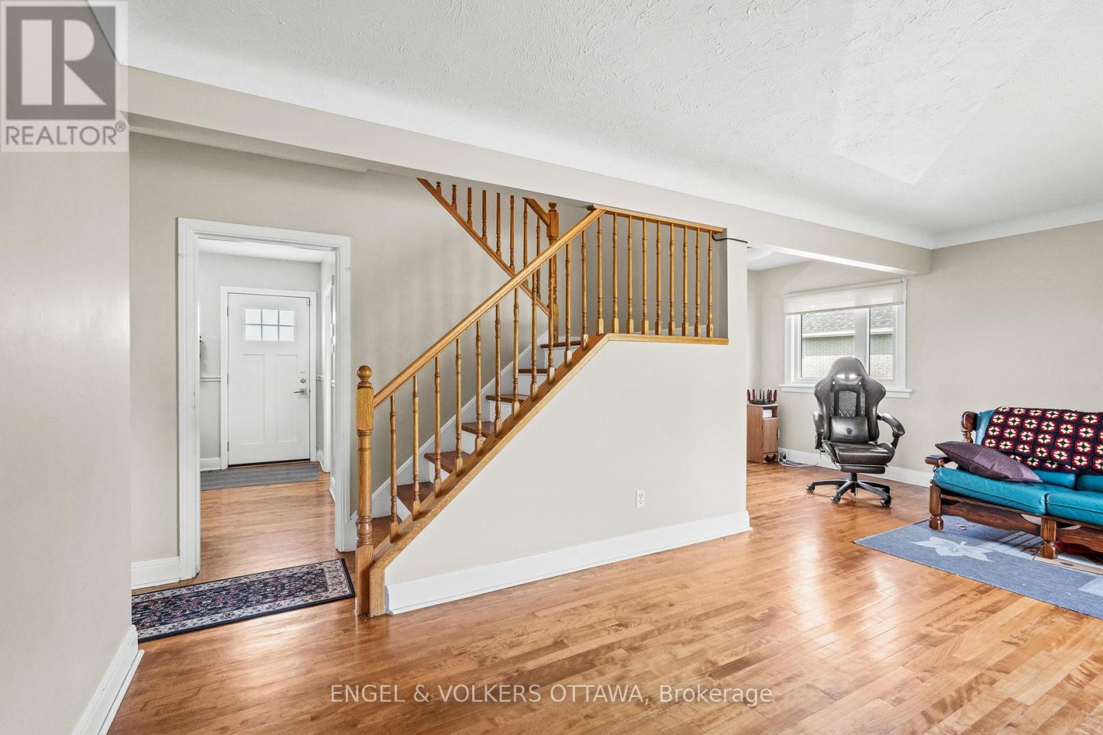 1372 RIDGEDALE STREET