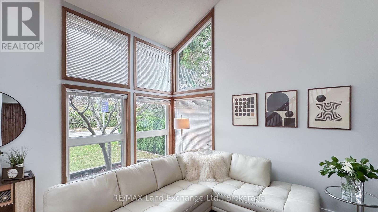 222 PENETANGORE ROW