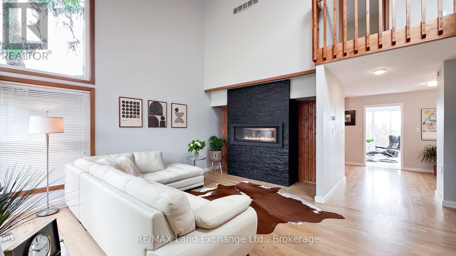 222 PENETANGORE ROW