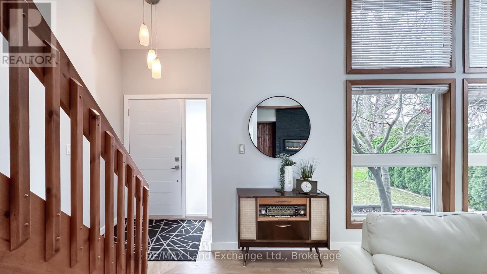 222 PENETANGORE ROW