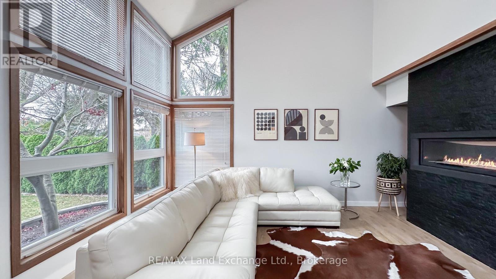 222 PENETANGORE ROW