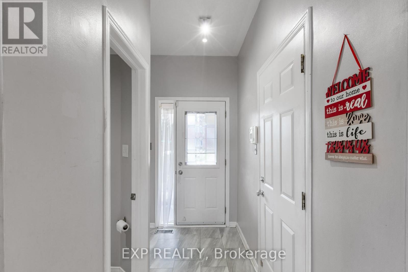 196 DAVENTRY CRESCENT