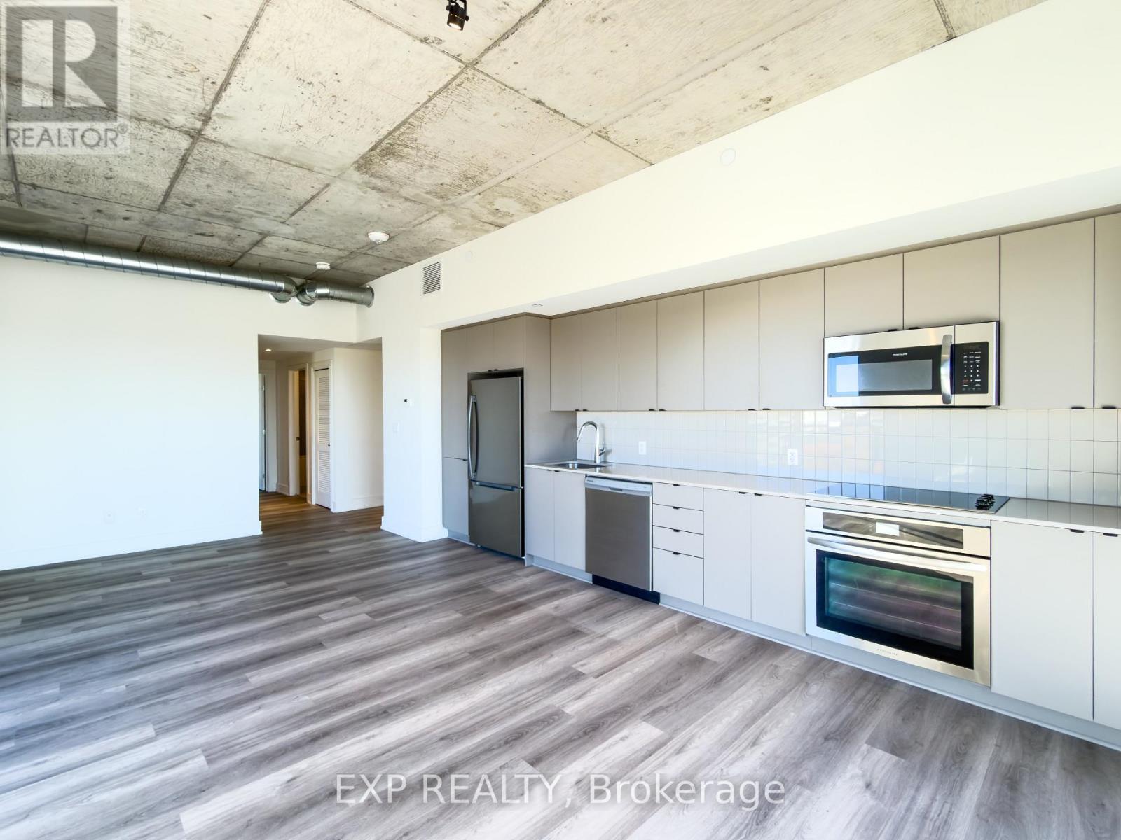 406 - 770 SOMERSET STREET W