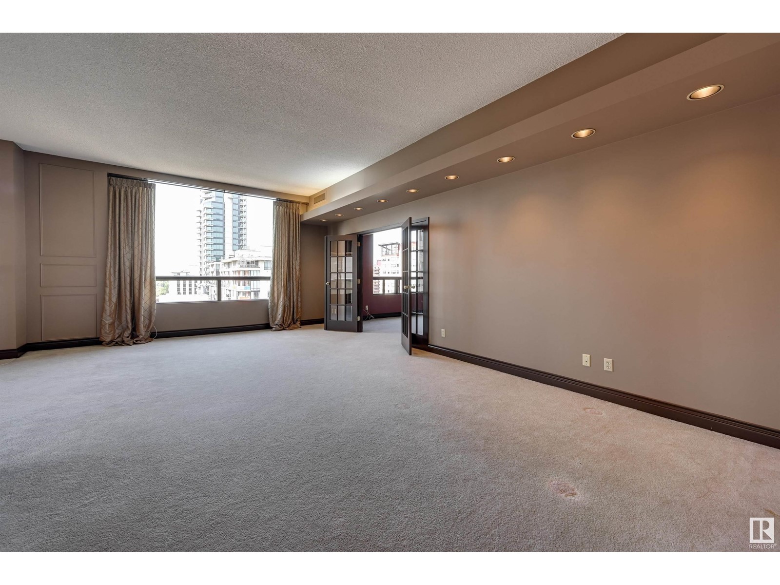 #12A 10050 118 ST NW