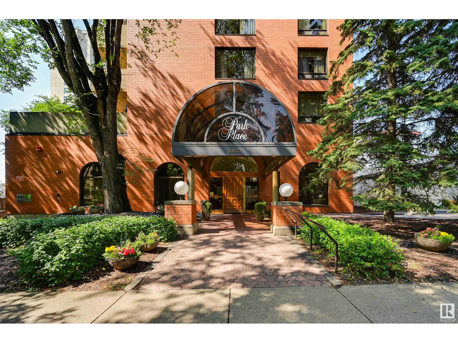 #12A 10050 118 ST NW