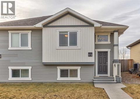 316 Coalbanks Boulevard W Lethbridge AB T1J4V4