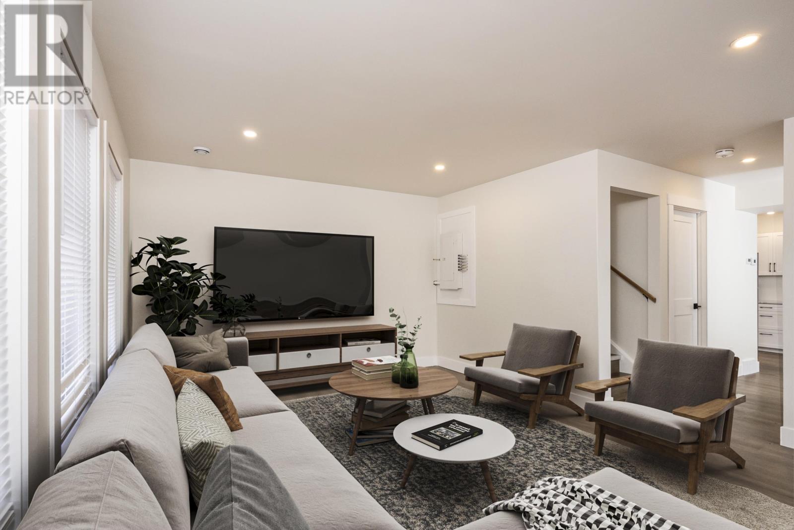 1101 FREDERICA STREET W