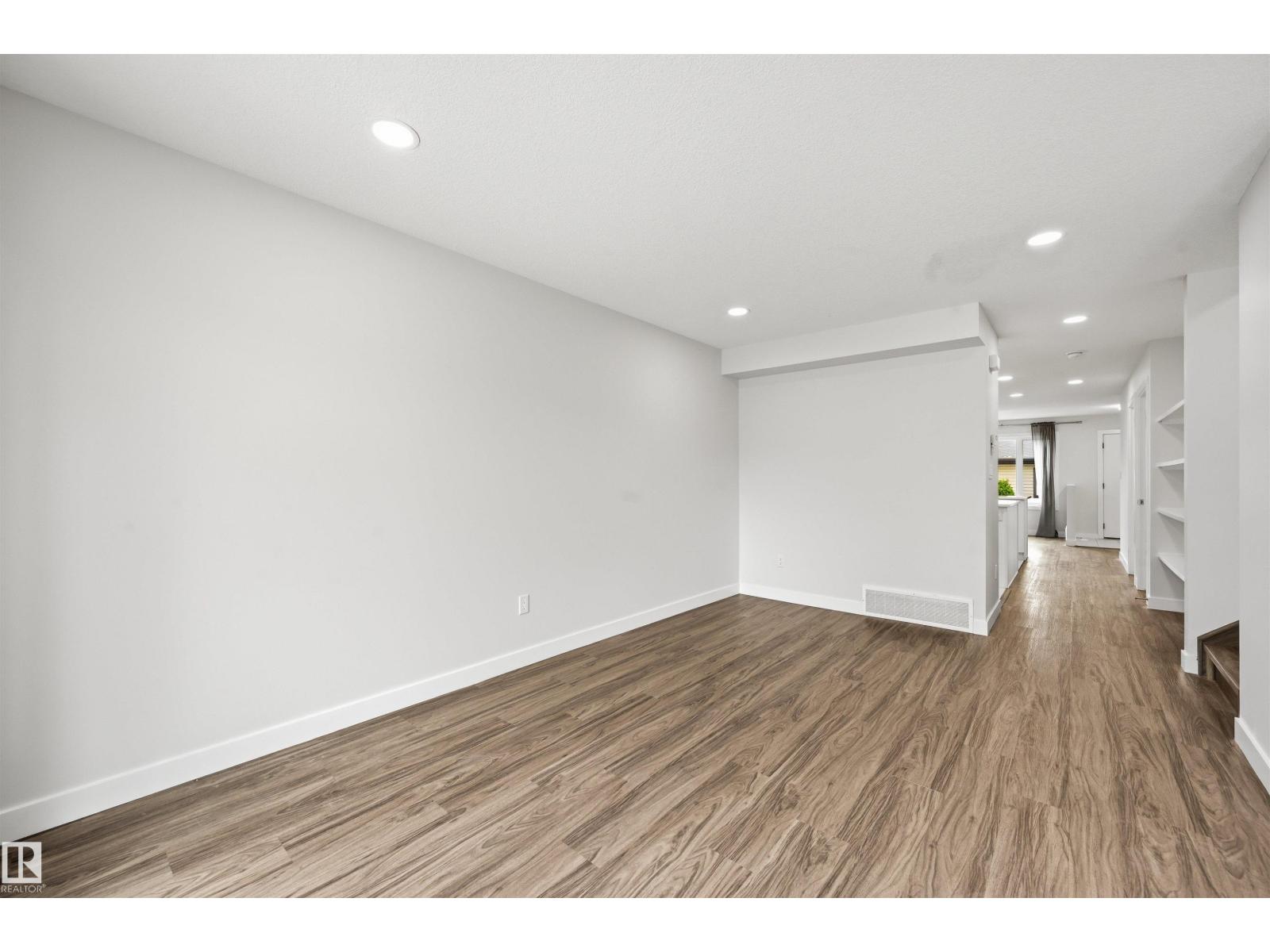 11146 78 AV NW