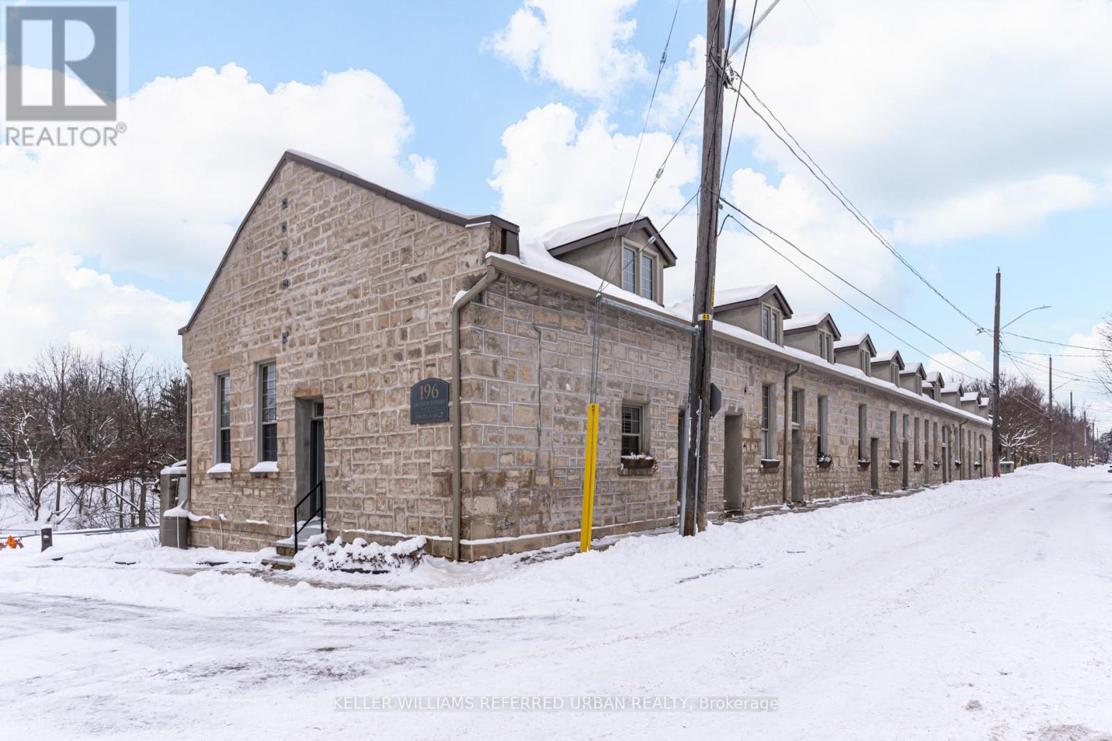 1 - 196 ARTHUR STREET N