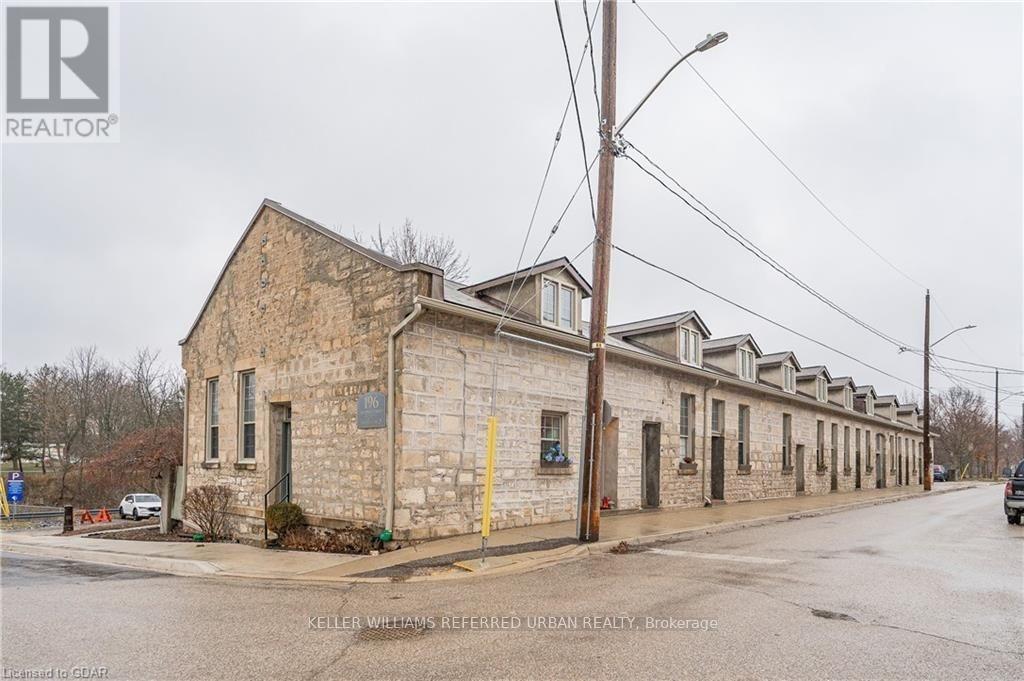 1 - 196 ARTHUR STREET N