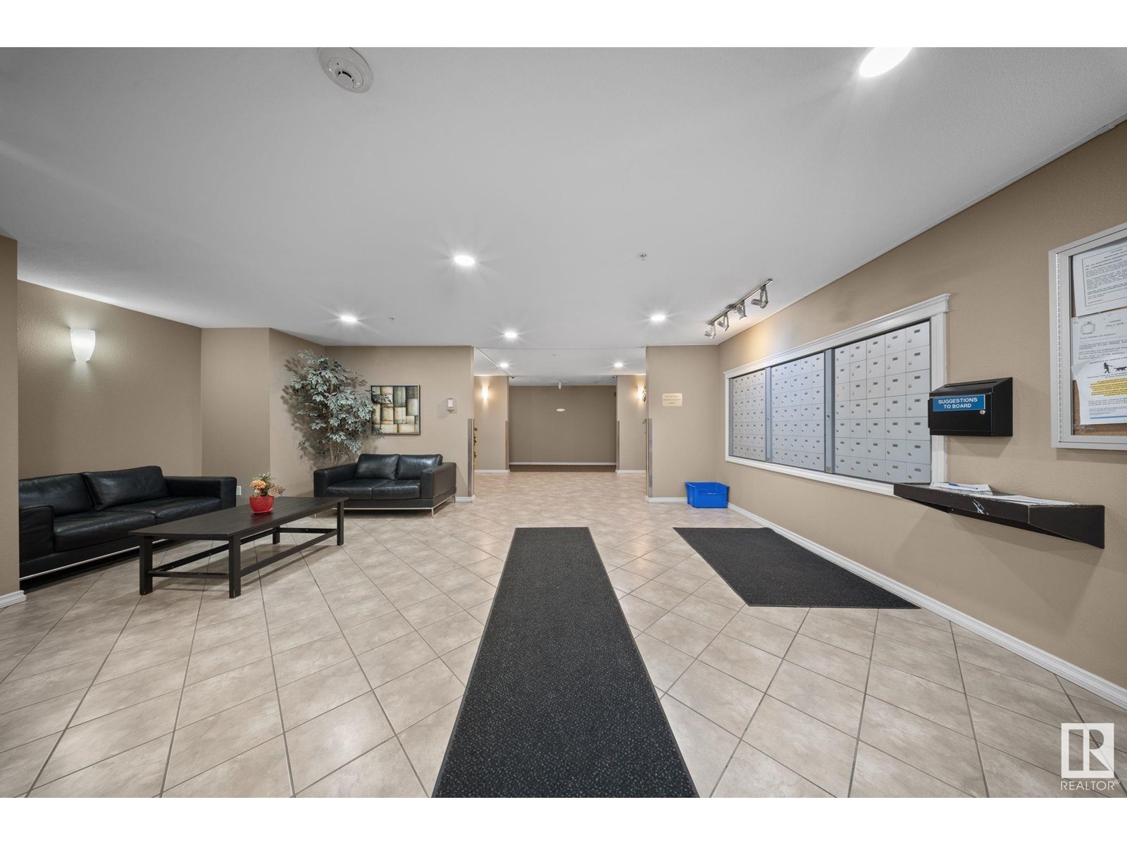 #423 5951 165 AV NW