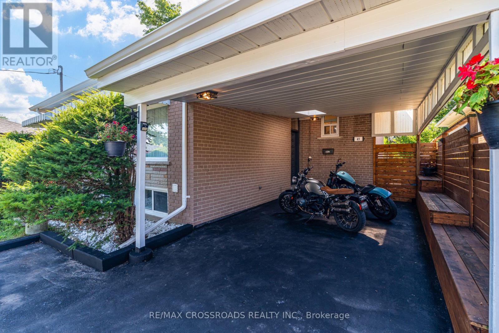 49 CLEMENTINE SQUARE