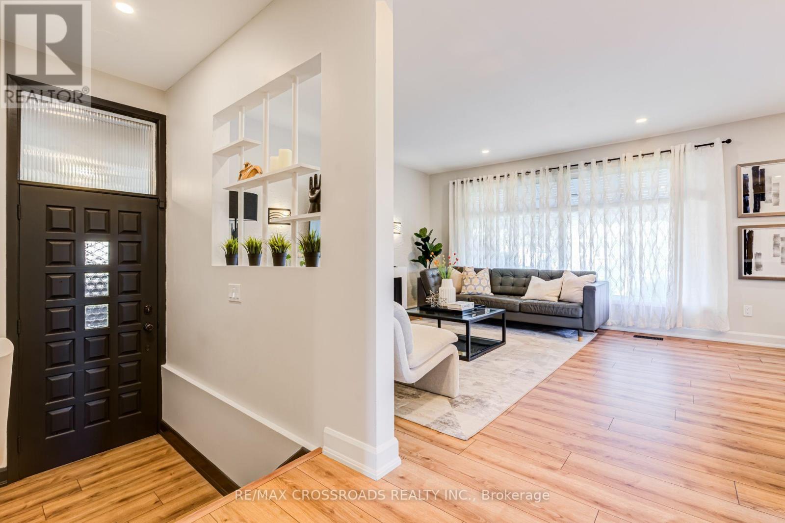 49 CLEMENTINE SQUARE