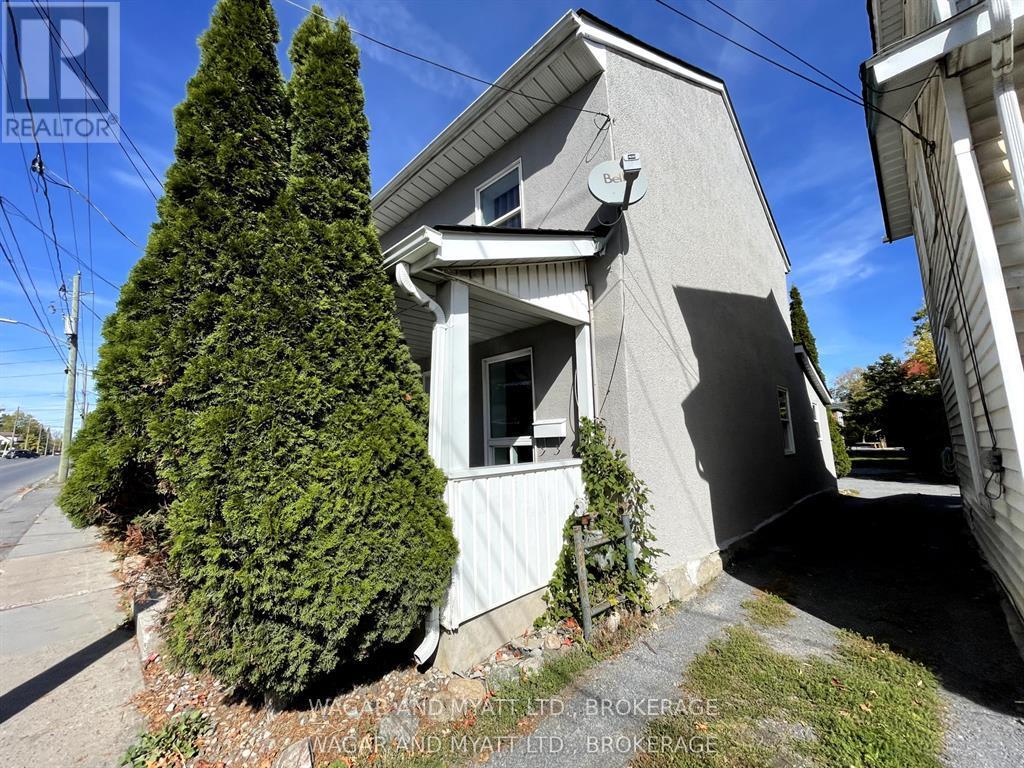 157-159 CENTRE STREET N