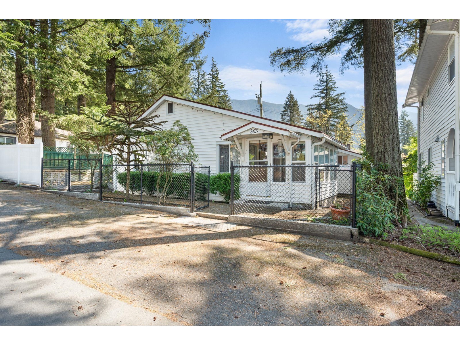 363 PINE STREET|Cultus Lake North