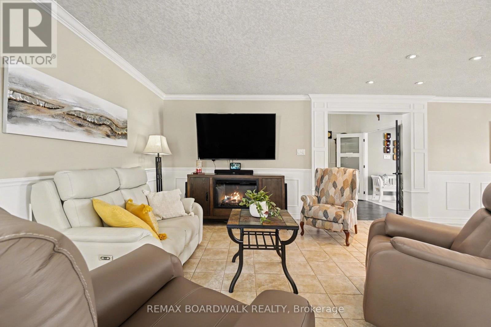 32 FAUCHER BOULEVARD