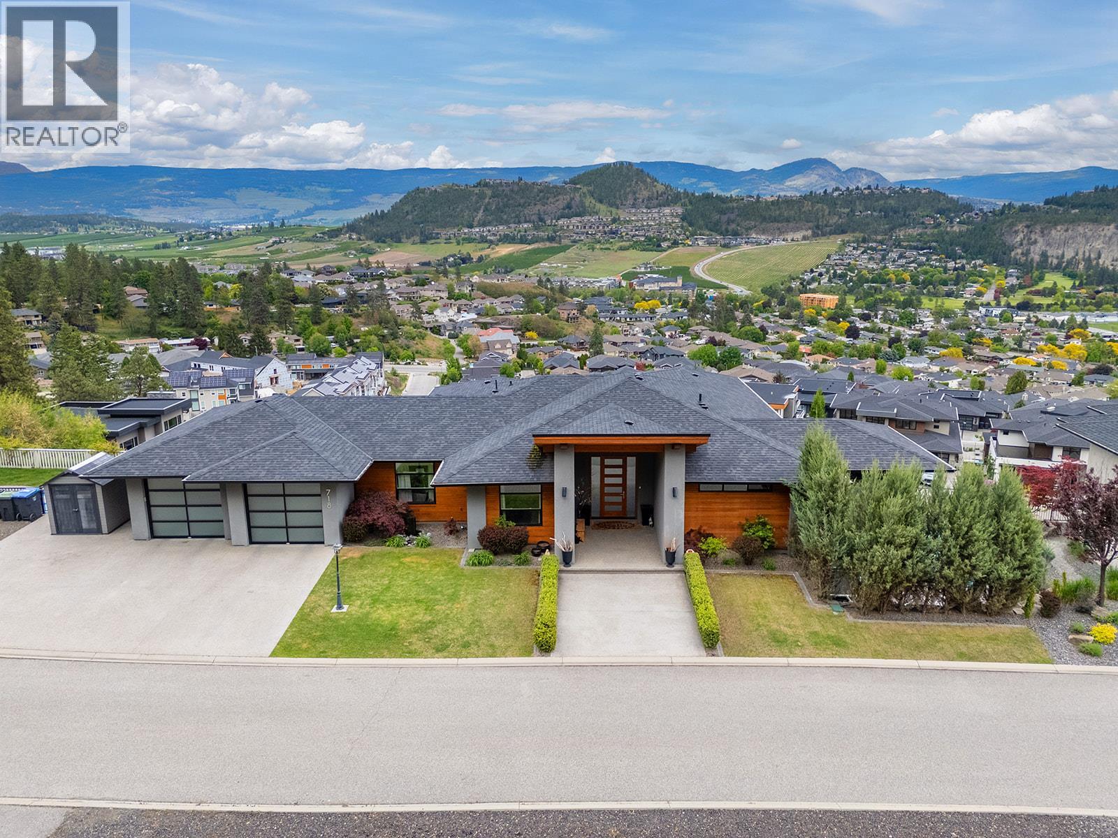 718 Highpointe Drive