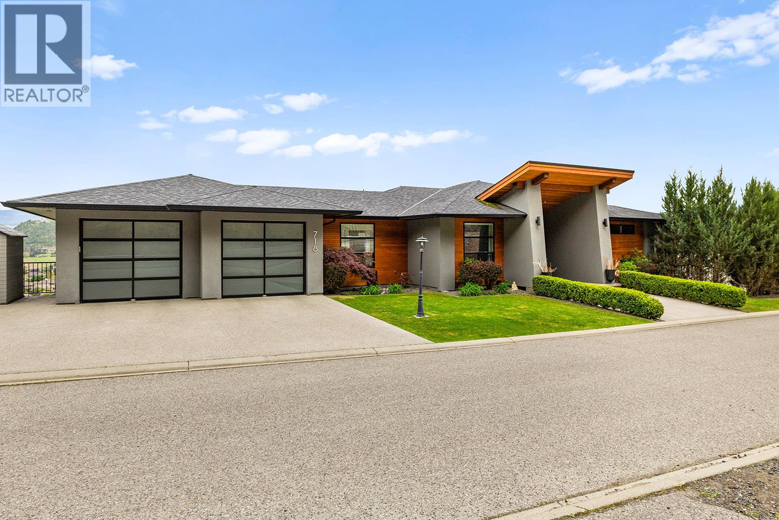 718 Highpointe Drive