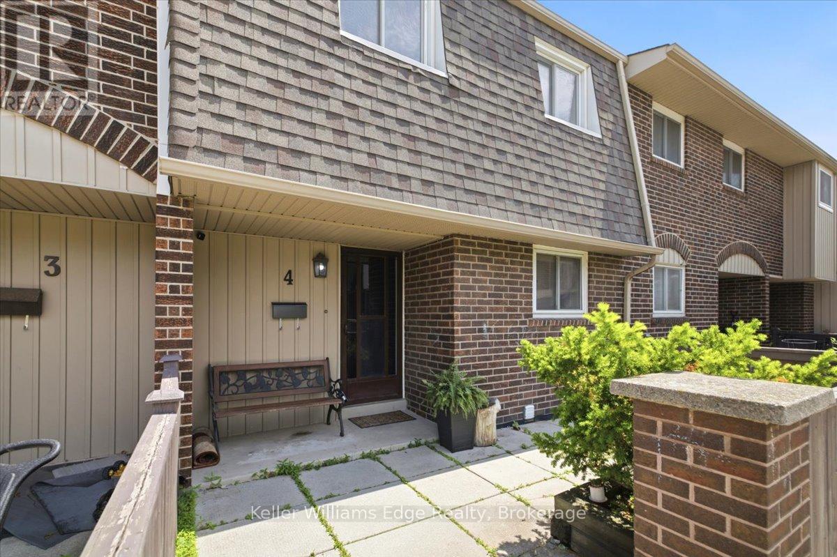 4 - 1294 GUELPH LINE