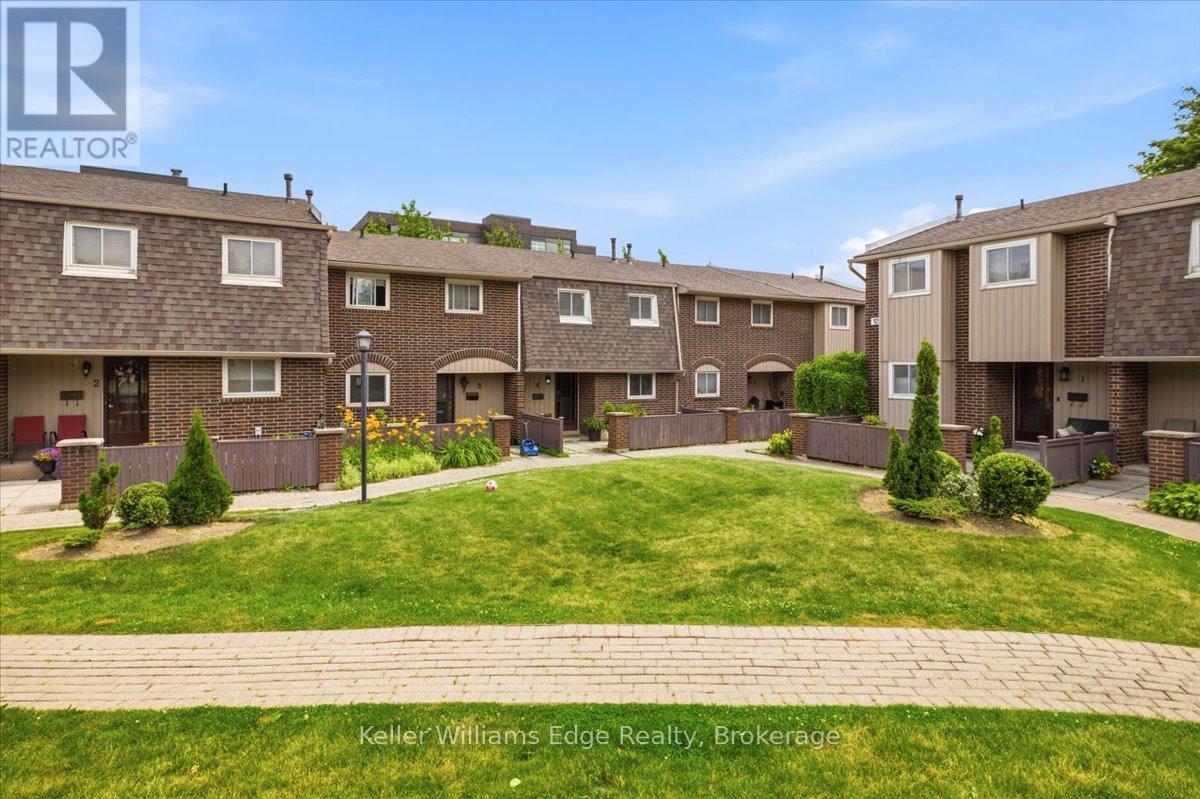 4 - 1294 GUELPH LINE