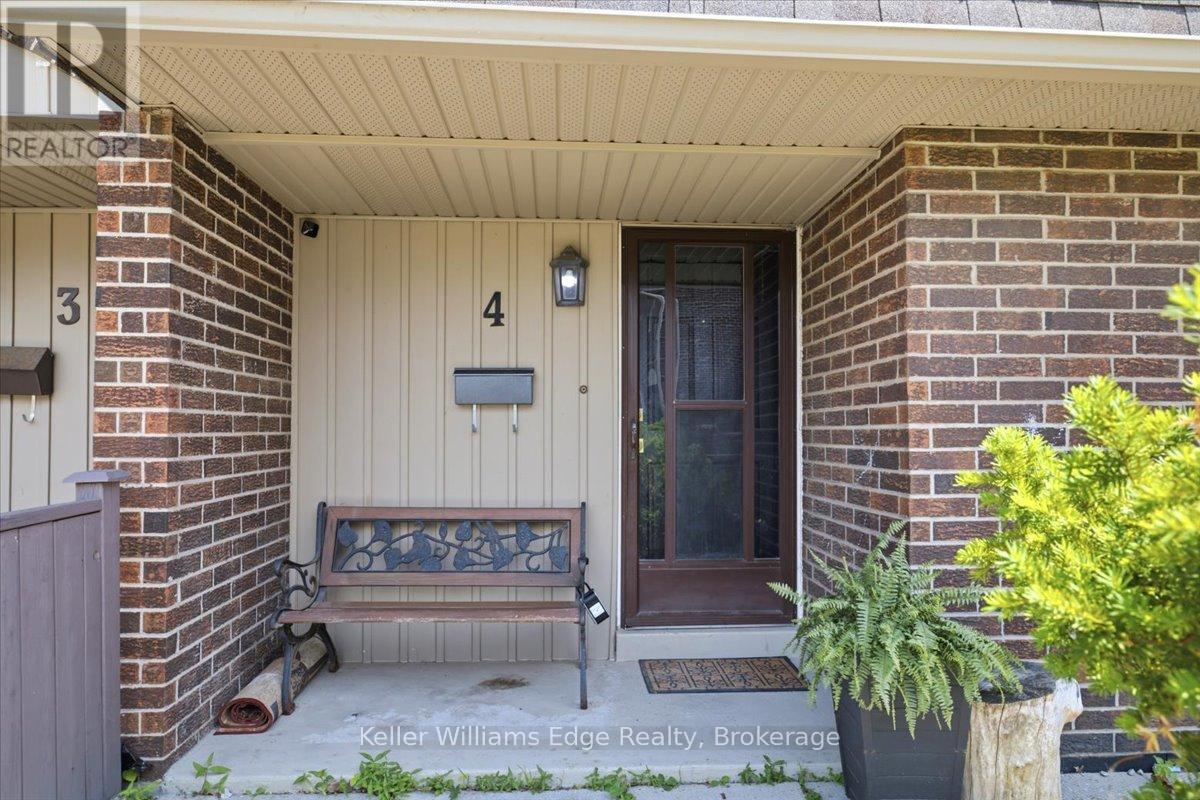 4 - 1294 GUELPH LINE