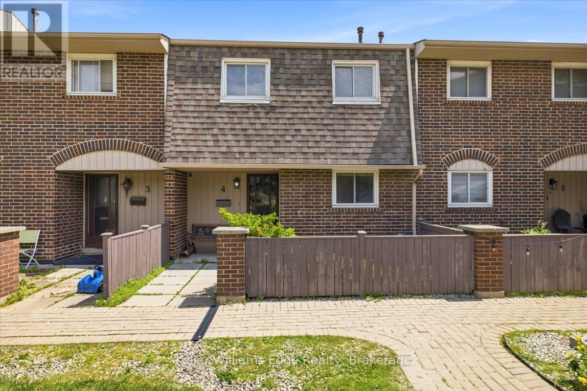 4 - 1294 GUELPH LINE