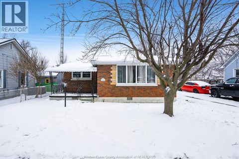306 Duke STREET Wallaceburg ON N8A1E6