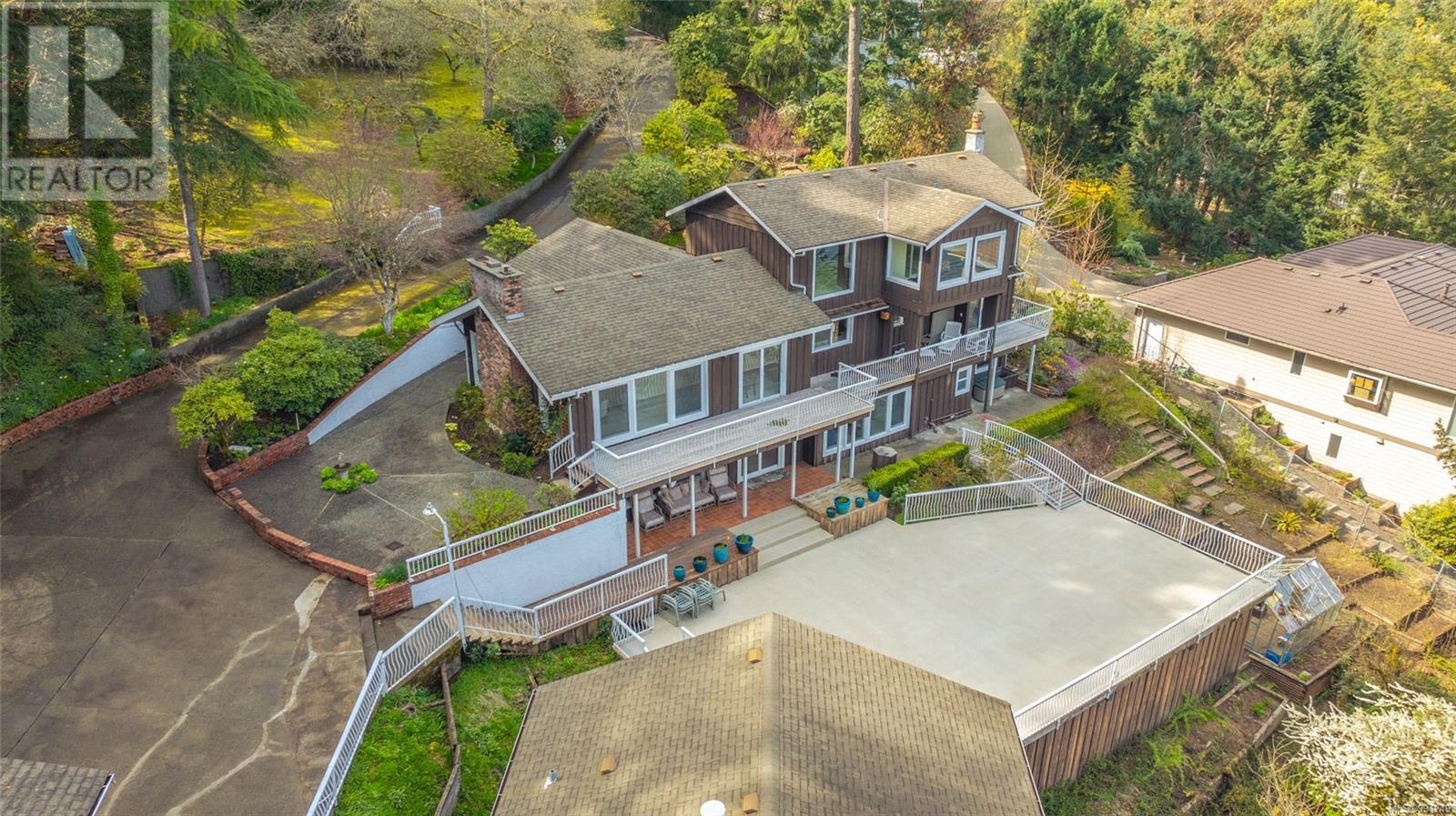 6633 Chisholm Trail
