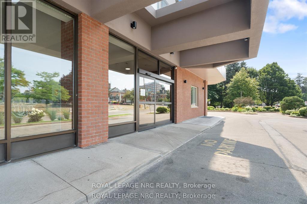 1109 - 7 GALE CRESCENT