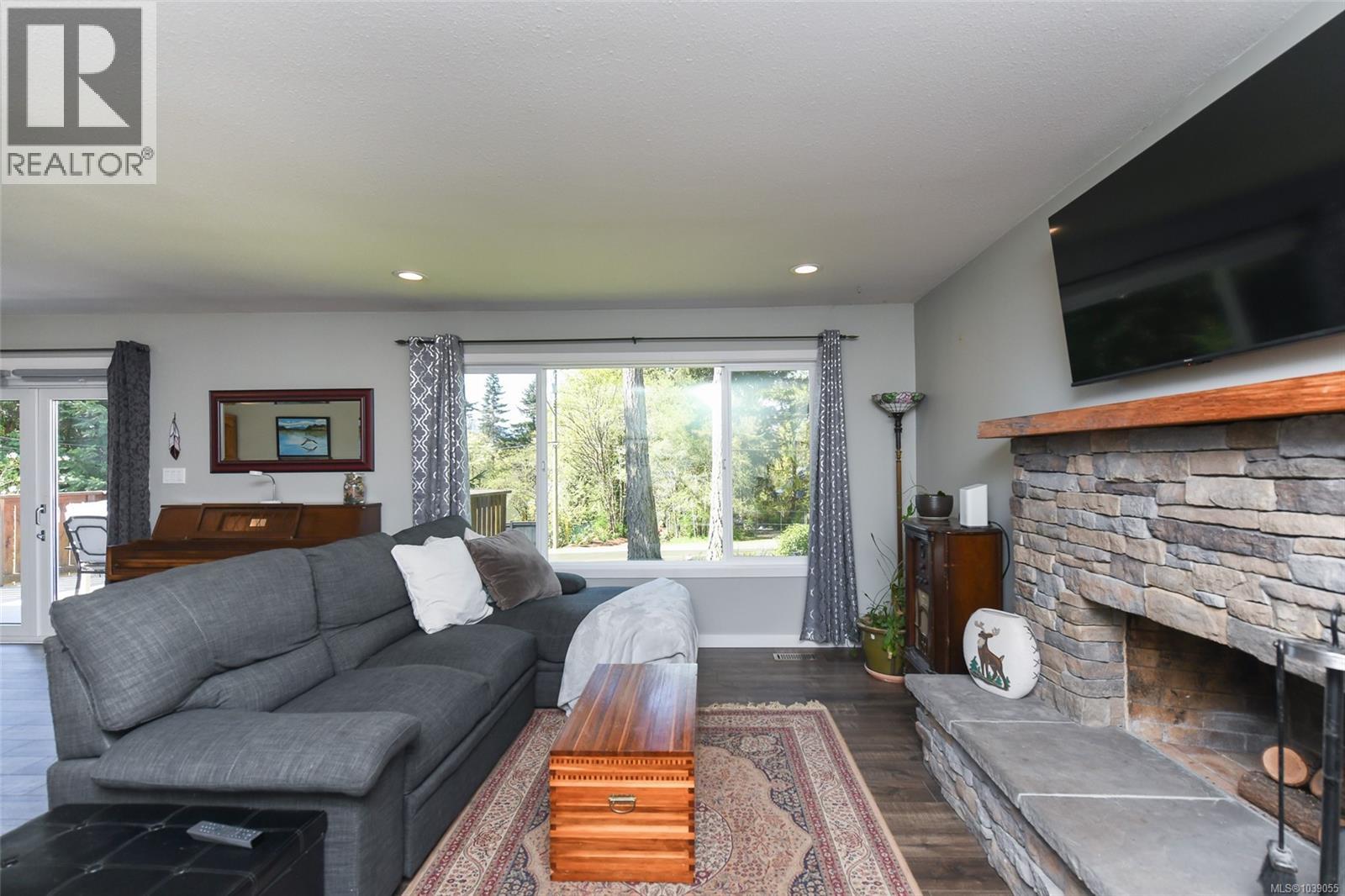 280 Glacier View Dr
