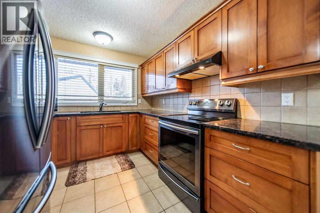 959 Ranchview Crescent NW