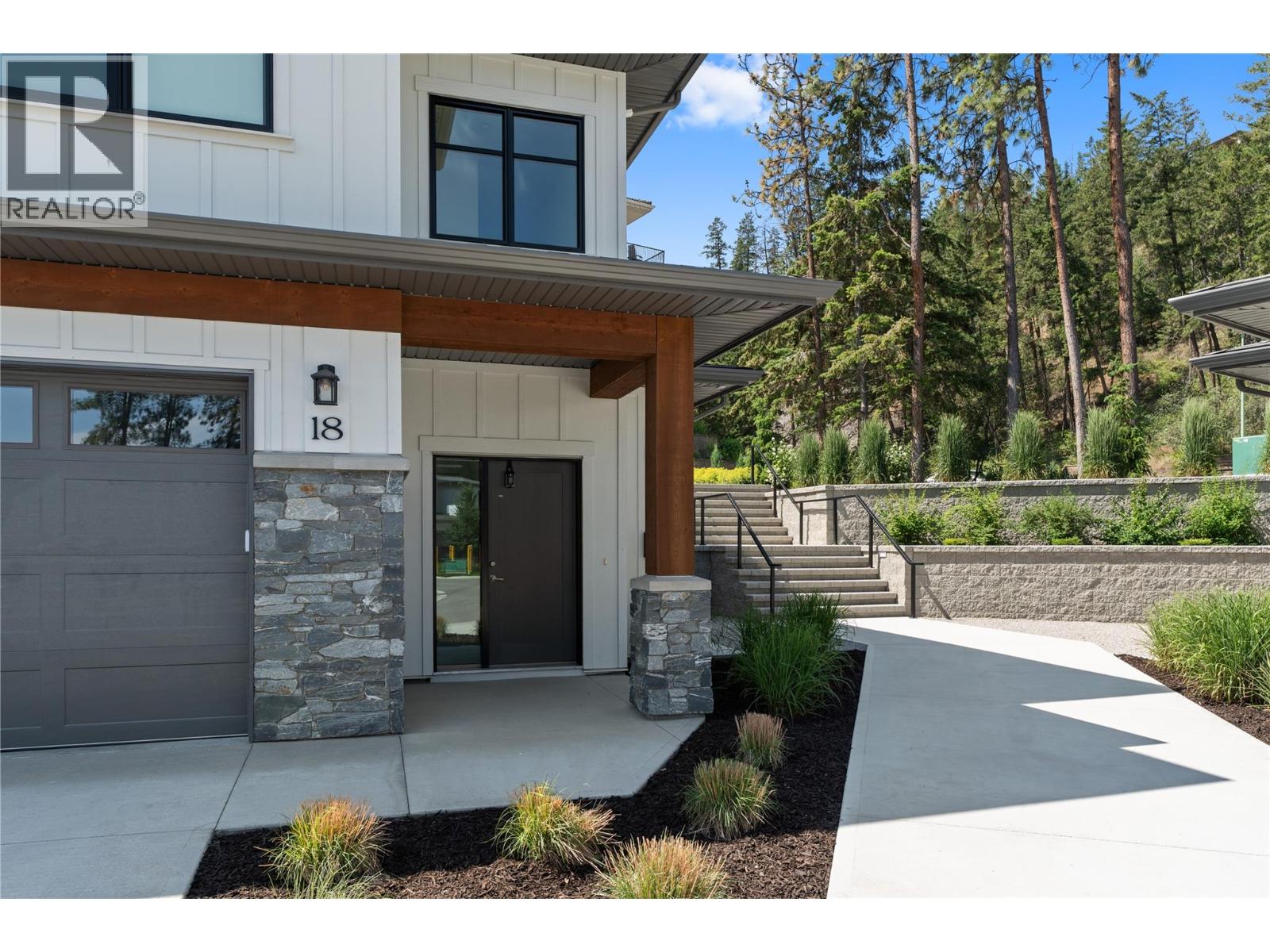 1979 Country Club Drive Unit# 18