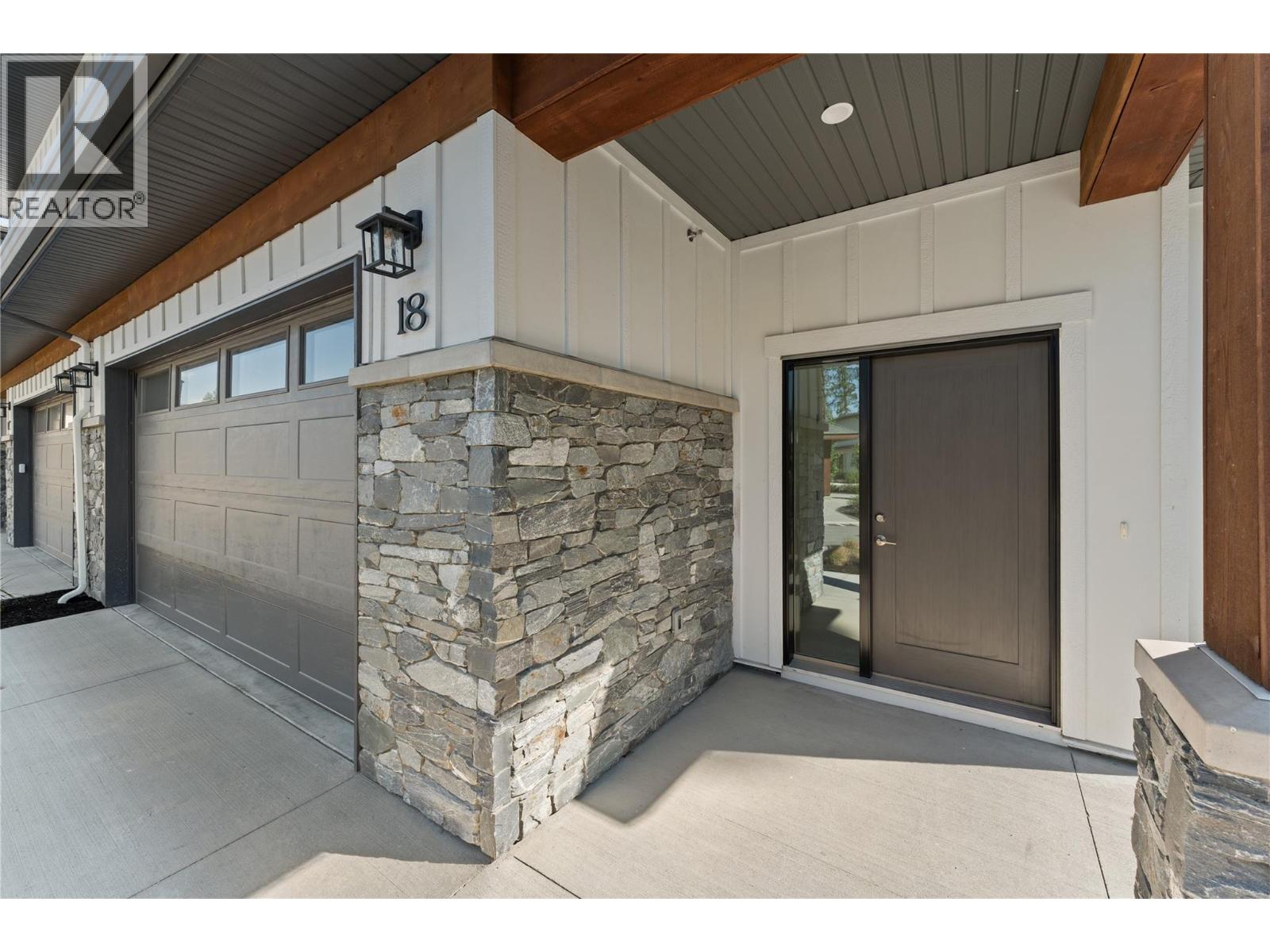 1979 Country Club Drive Unit# 18