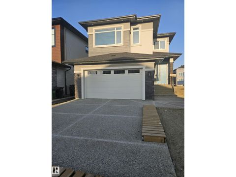 109 29A ST SW Edmonton AB T6X3E1