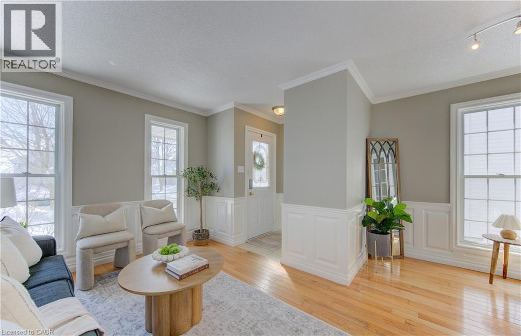 120 WAKE ROBIN Drive