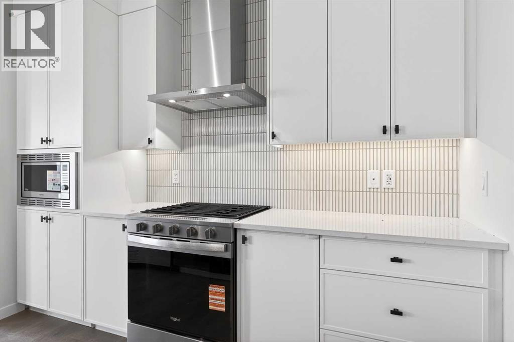 533 Sawgrass Green NW