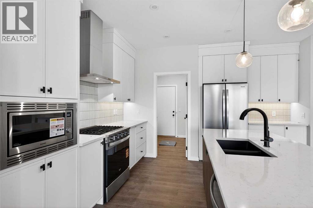 533 Sawgrass Green NW