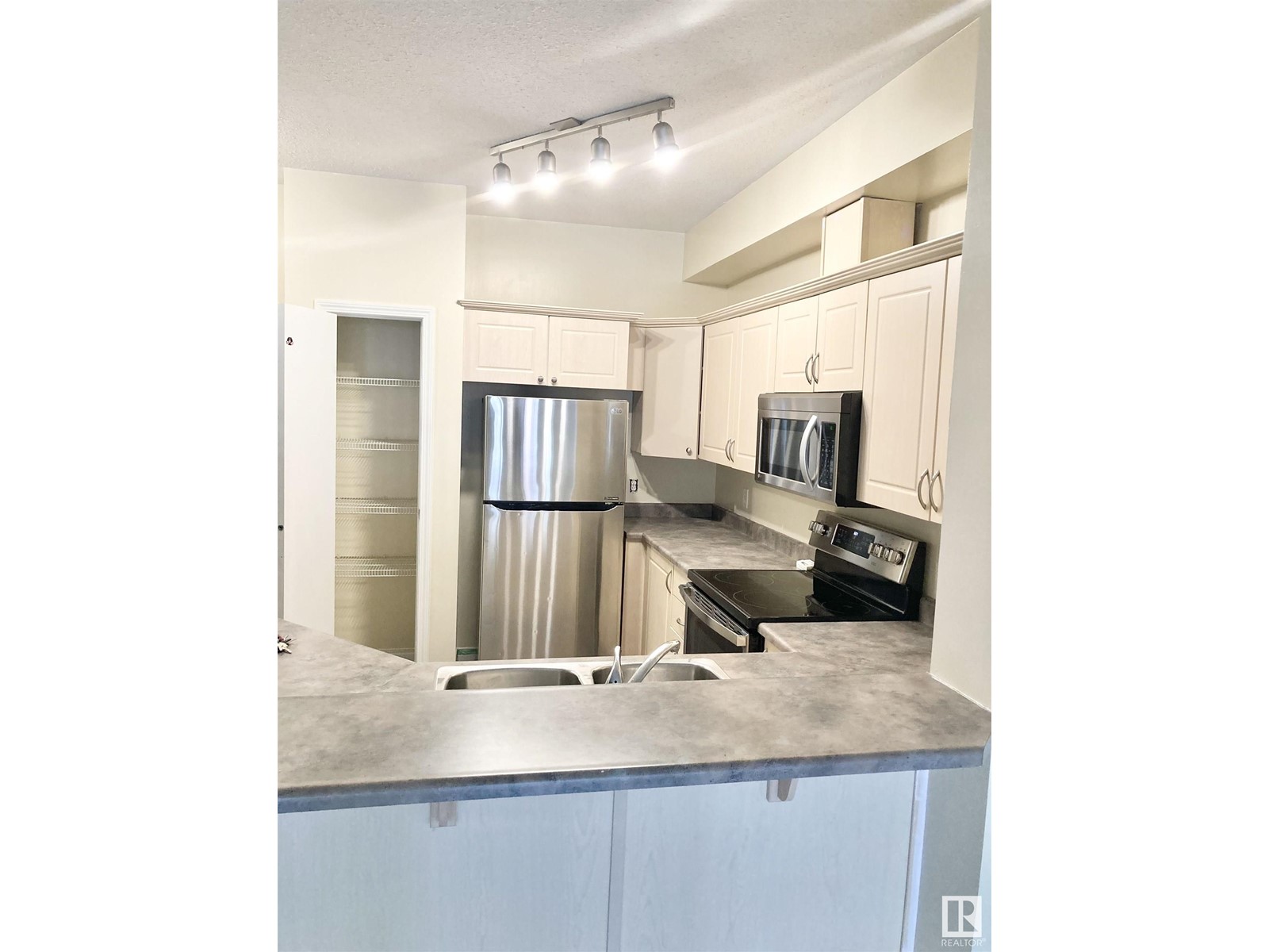 #315 4304 139 AV NW