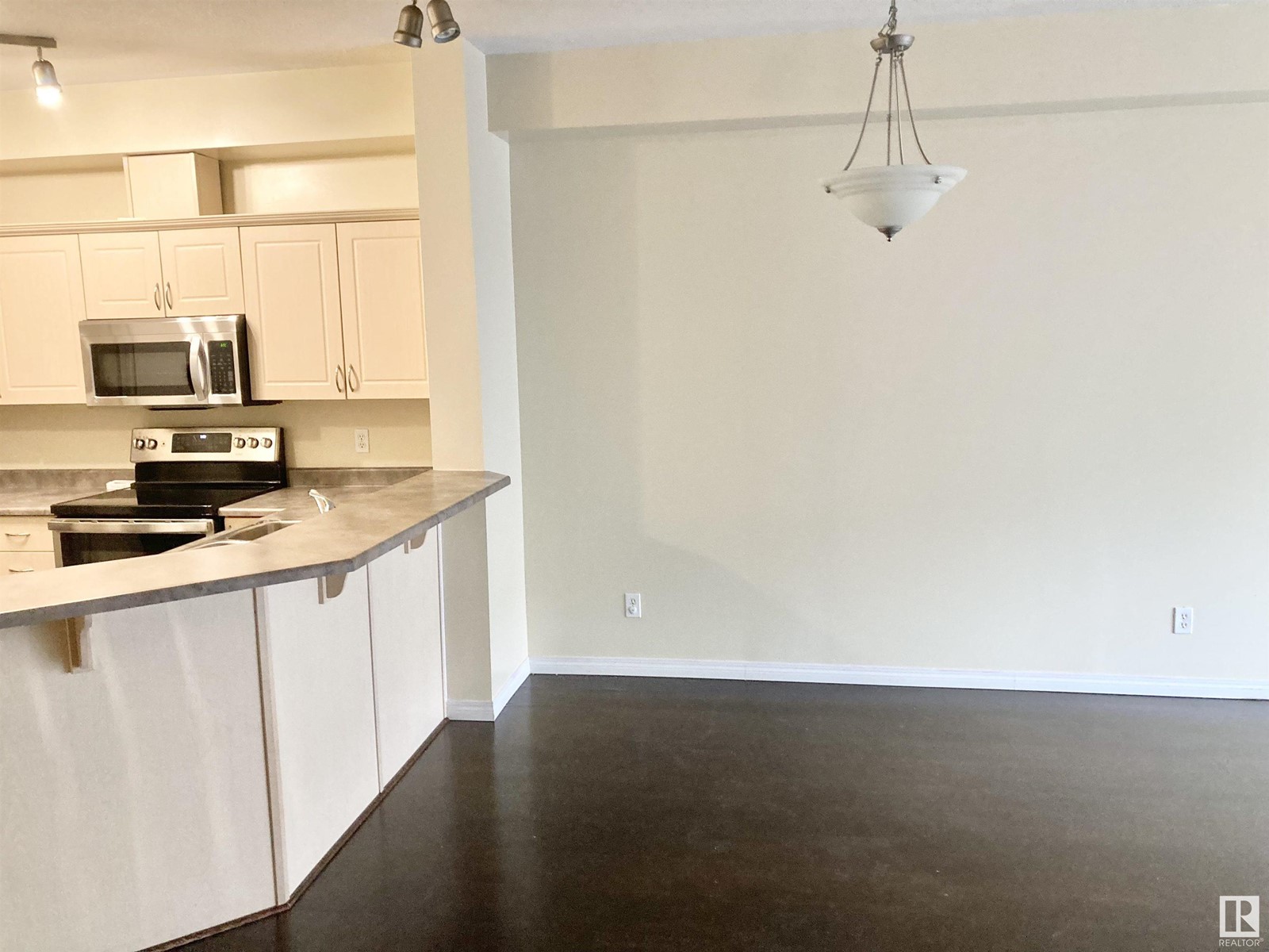 #315 4304 139 AV NW