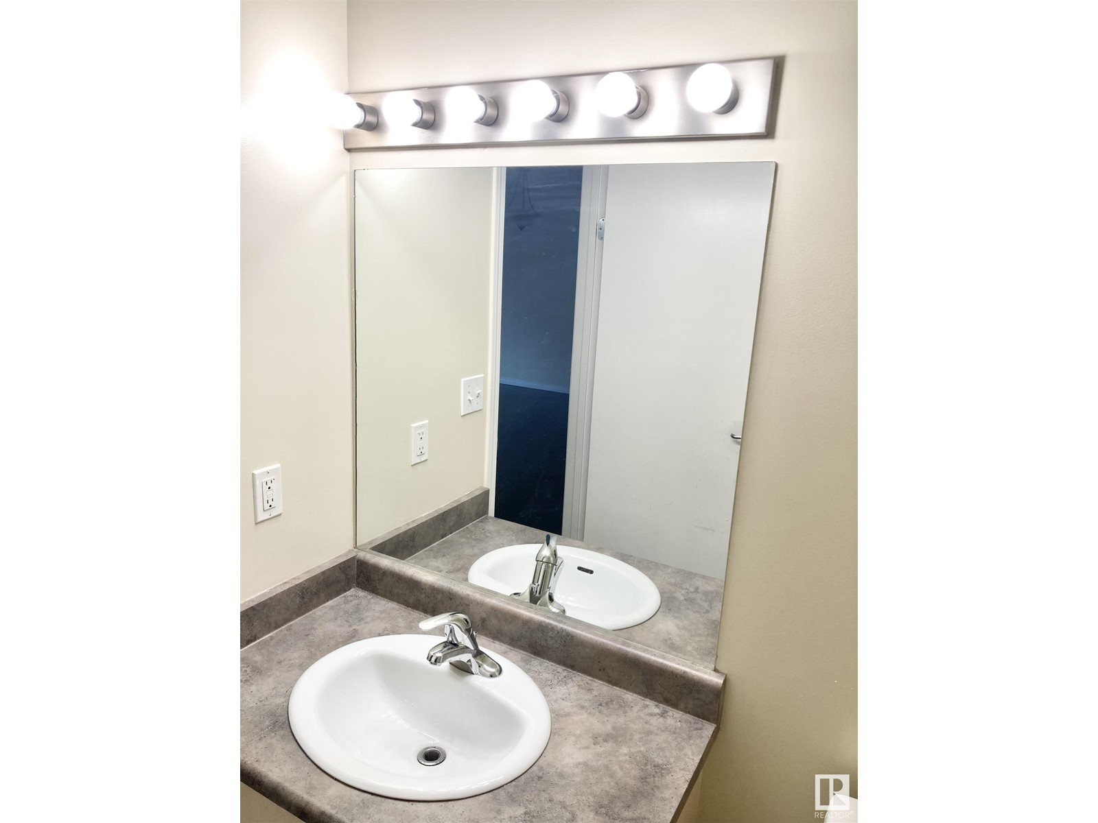 #315 4304 139 AV NW