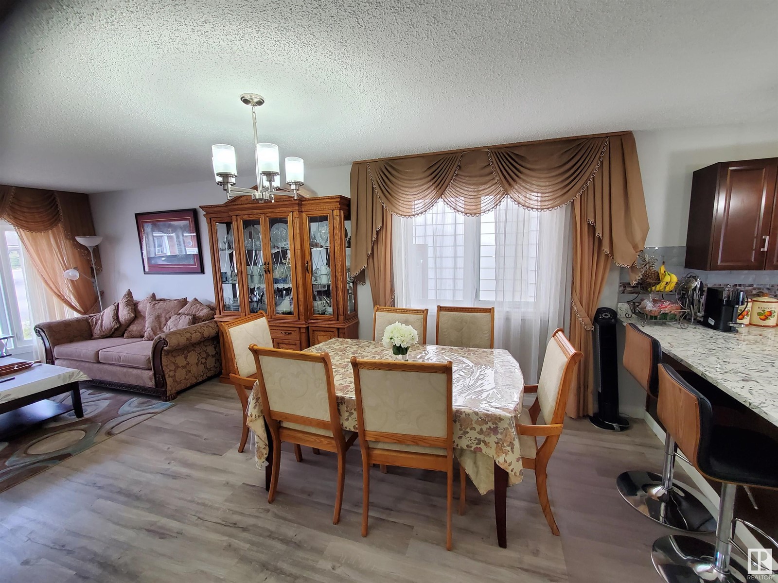 8507 152B AV NW