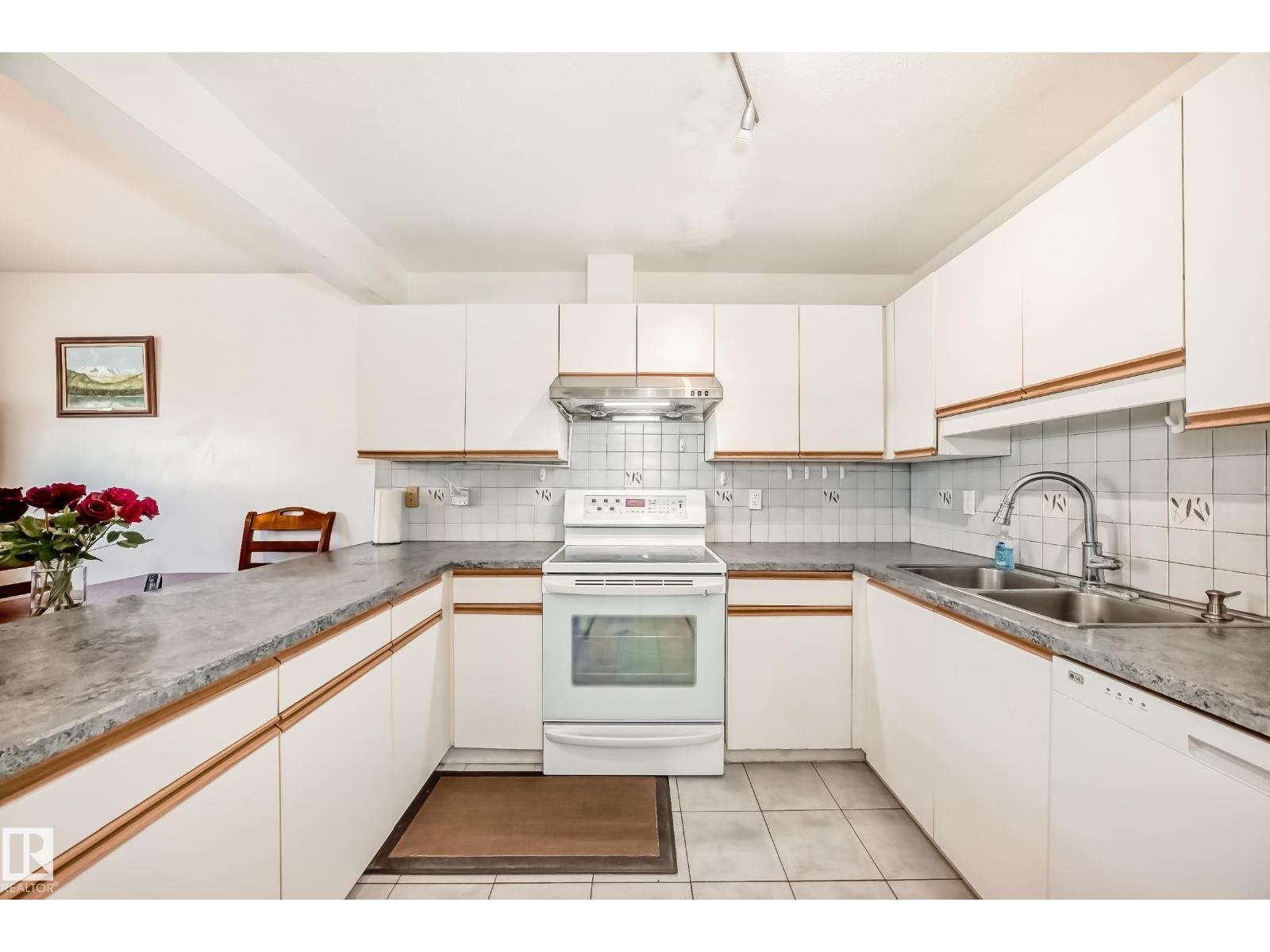 #28 9520 174 ST NW