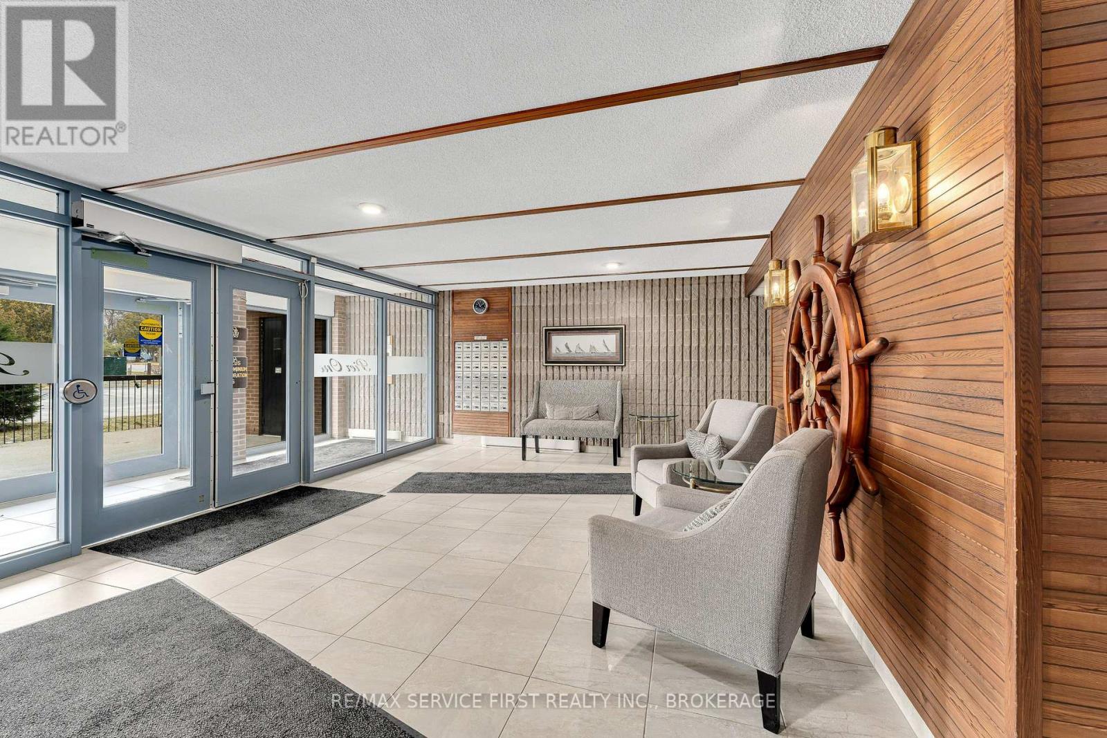 301 - 610 WILLIAM STREET S